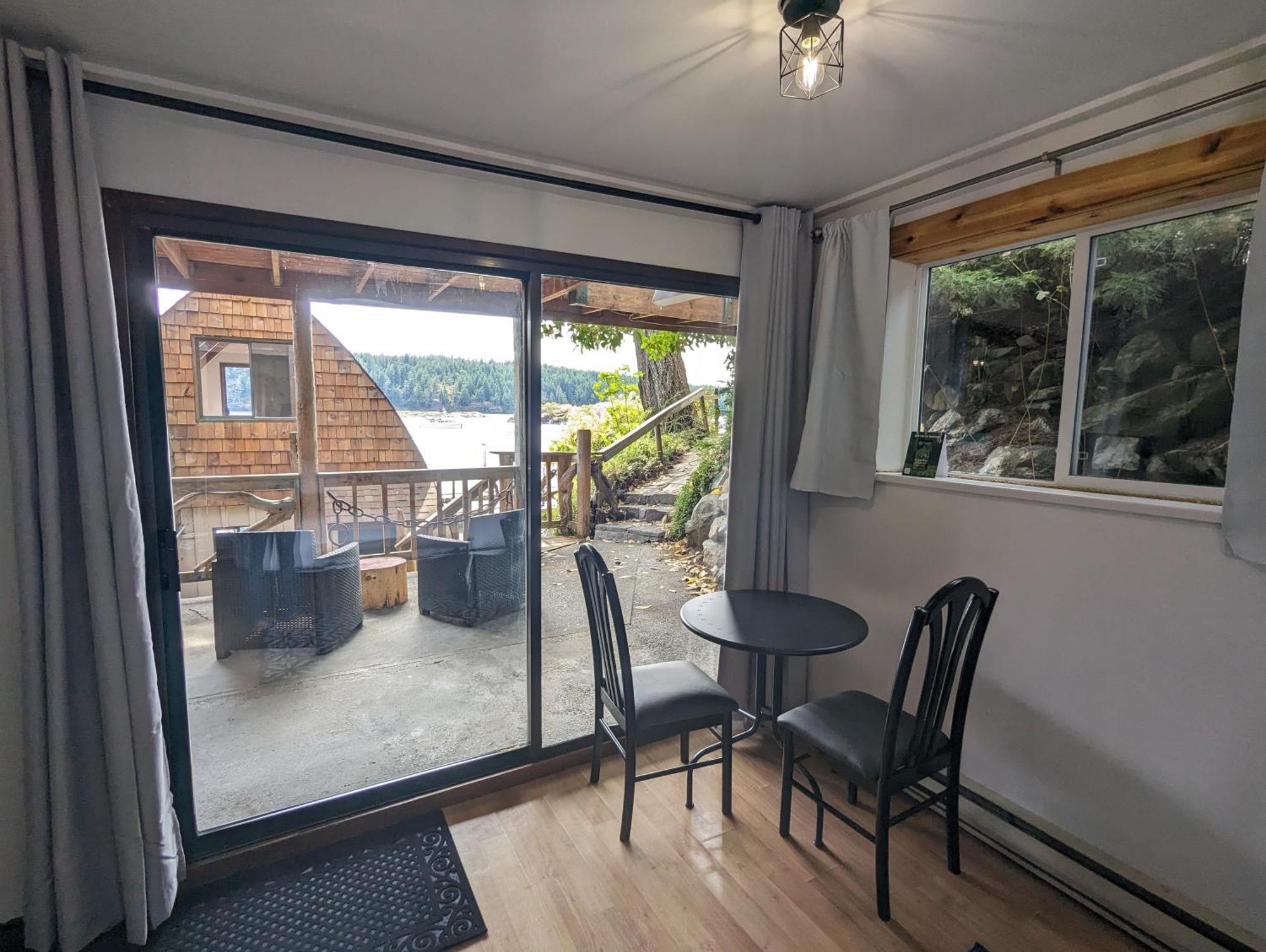 Jade Resort-Oceanfront Suites In Gowlland Harbour Heriot Bay Exterior foto