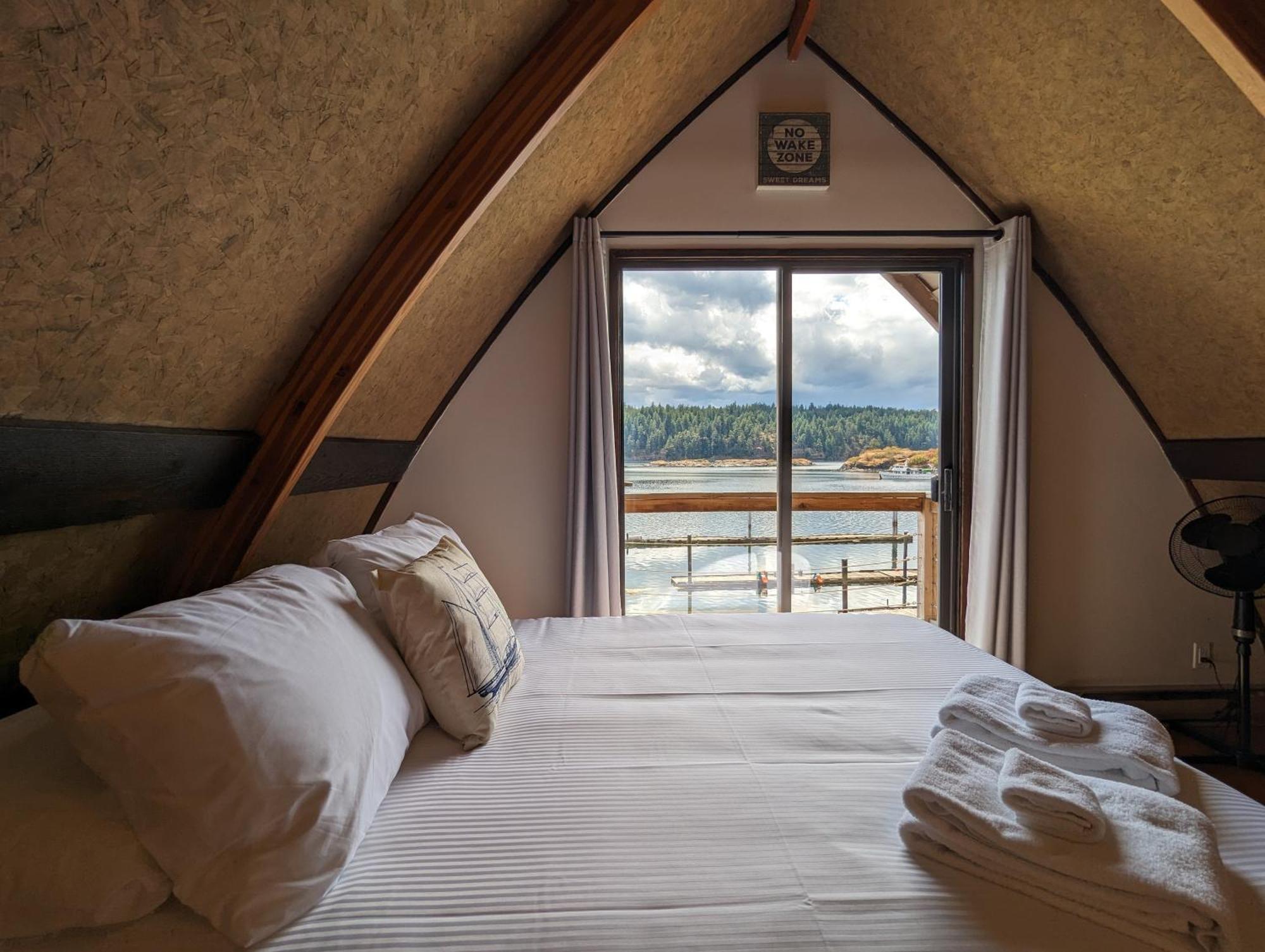 Jade Resort-Oceanfront Suites In Gowlland Harbour Heriot Bay Exterior foto