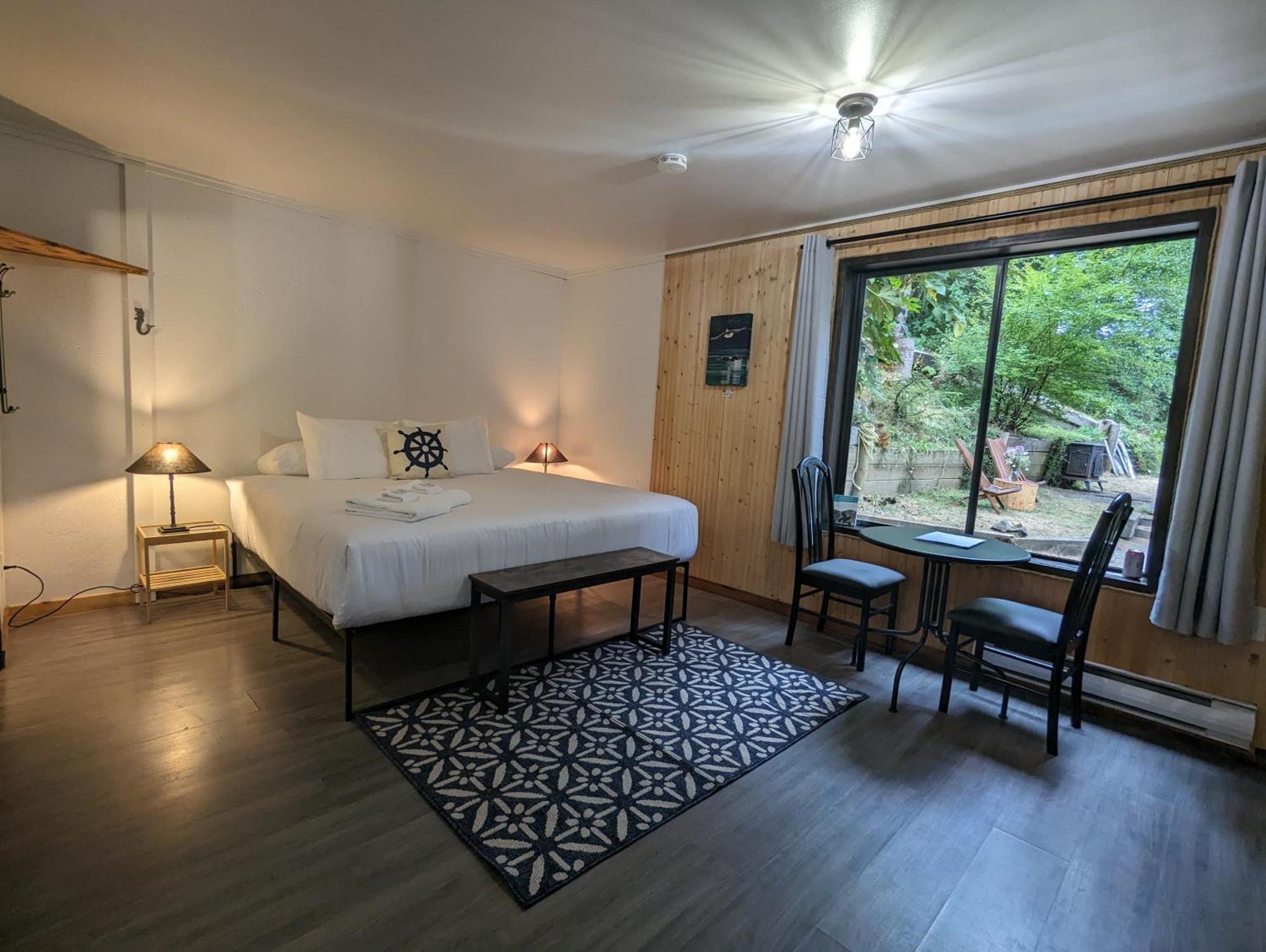 Jade Resort-Oceanfront Suites In Gowlland Harbour Heriot Bay Quarto foto